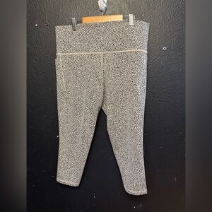 Athleta Salutation Stash Textures Black and White Leggings Size 1X